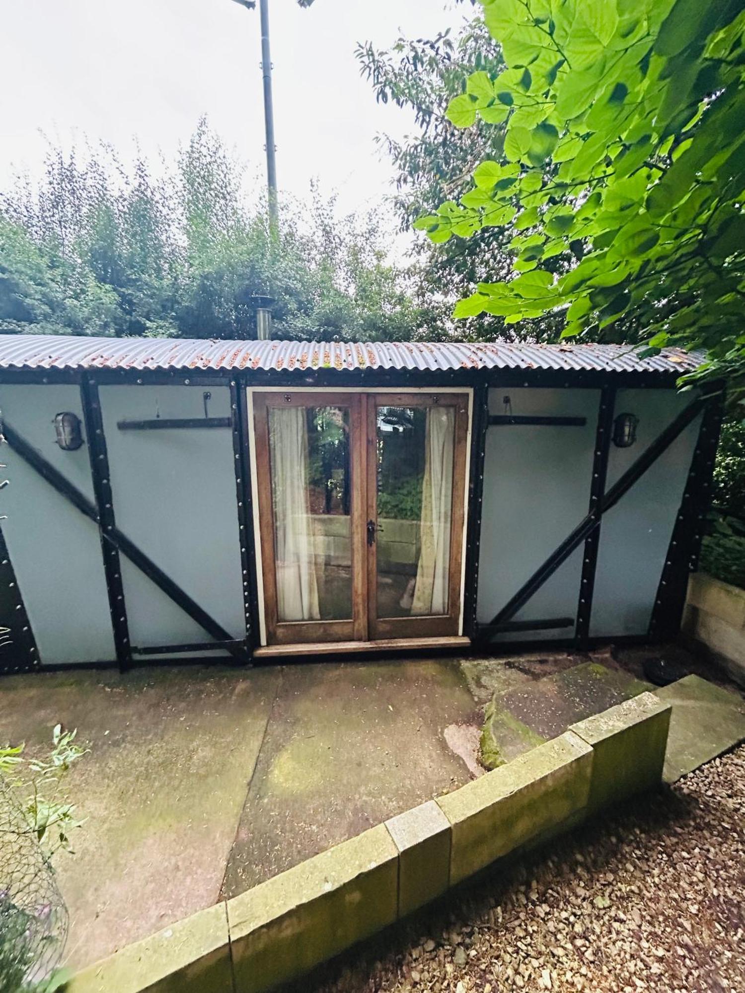 The Railway Carriage - Blue Villa Glasbury Luaran gambar