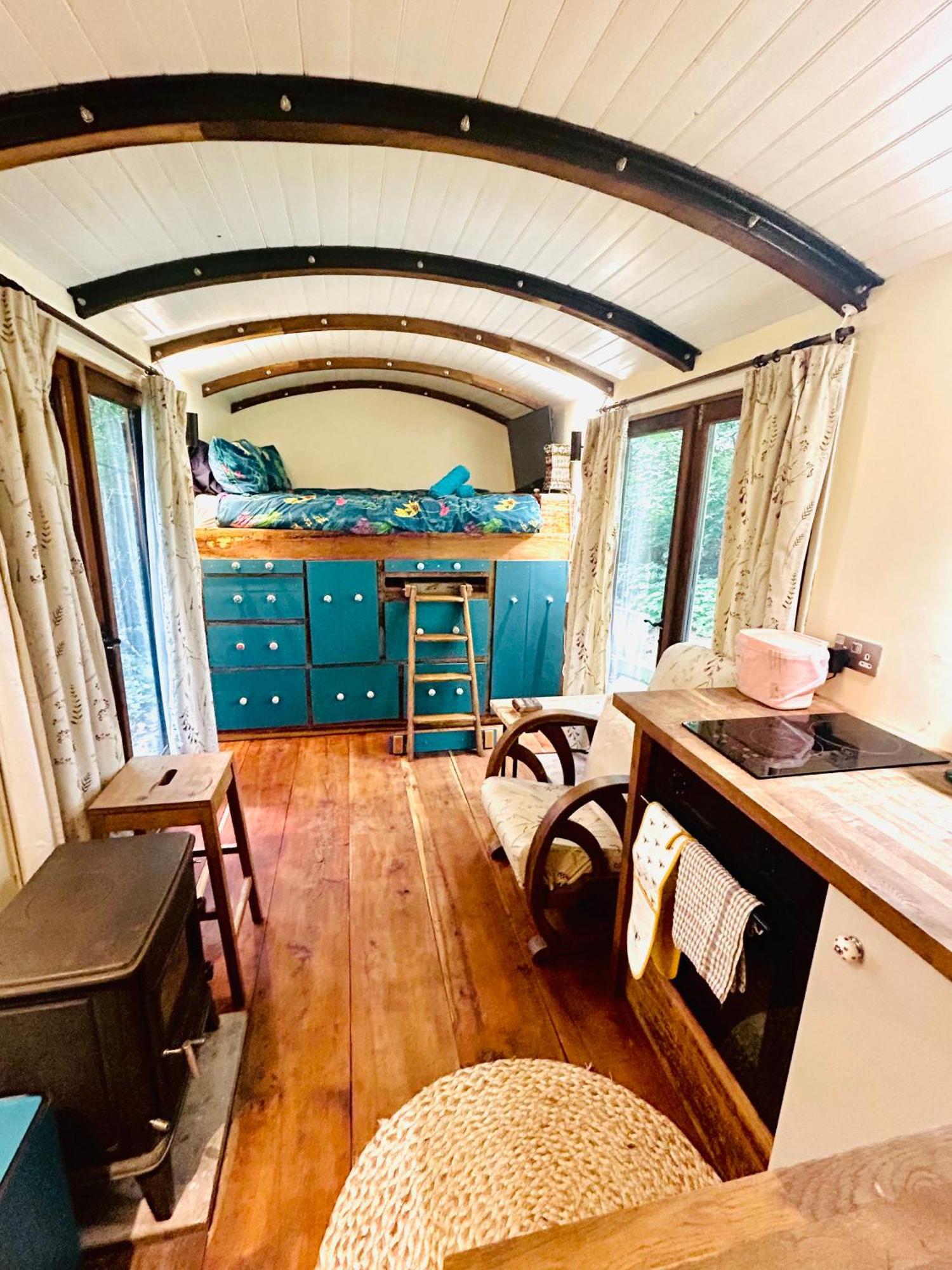 The Railway Carriage - Blue Villa Glasbury Luaran gambar